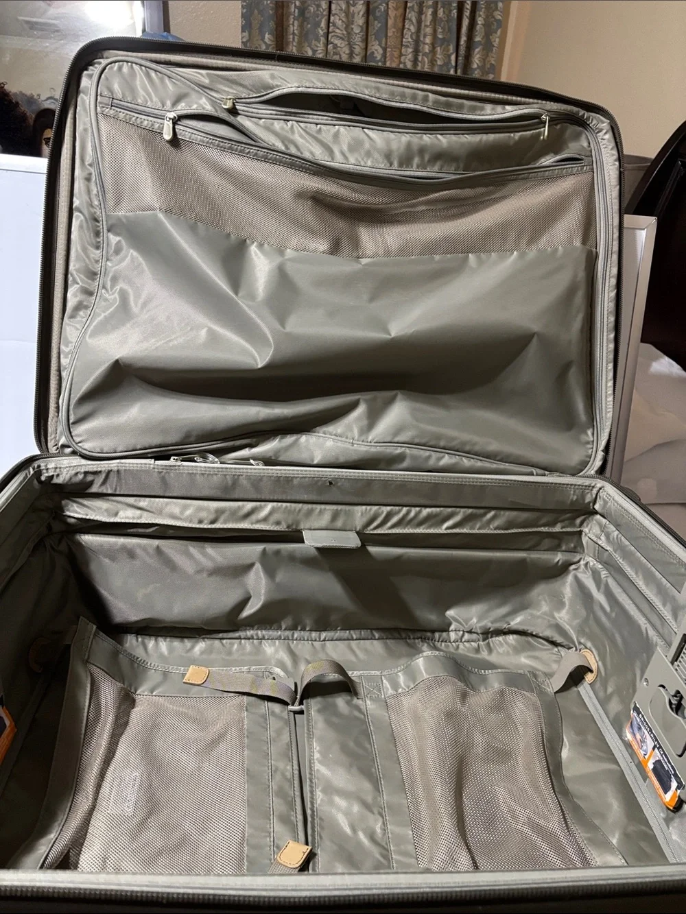 Briggs & Riley large expandable suitcase. Excellent preowned condition